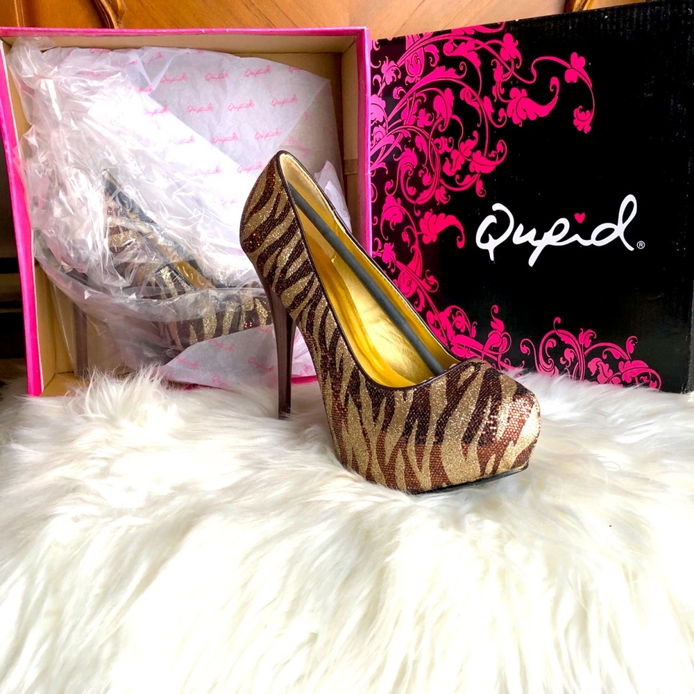 🥳HOST PICK🥳Qupid Bronze/Gold Zebra Glitter Heels